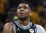 字母哥绝杀时刻，刷新队史纪录点燃赛场，雄鹿迎来胜利！